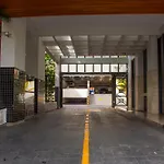 Flat Crystal Place